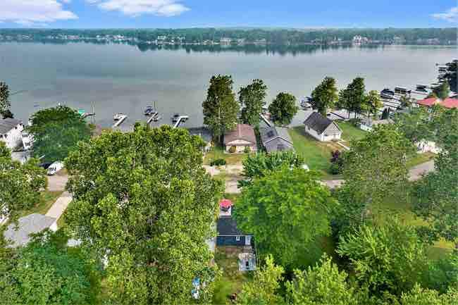 Renovated Lakeview Paradise