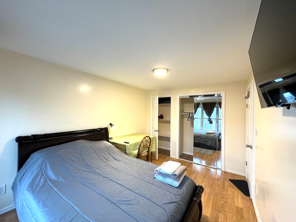 A spacious room near sheepshead Bay