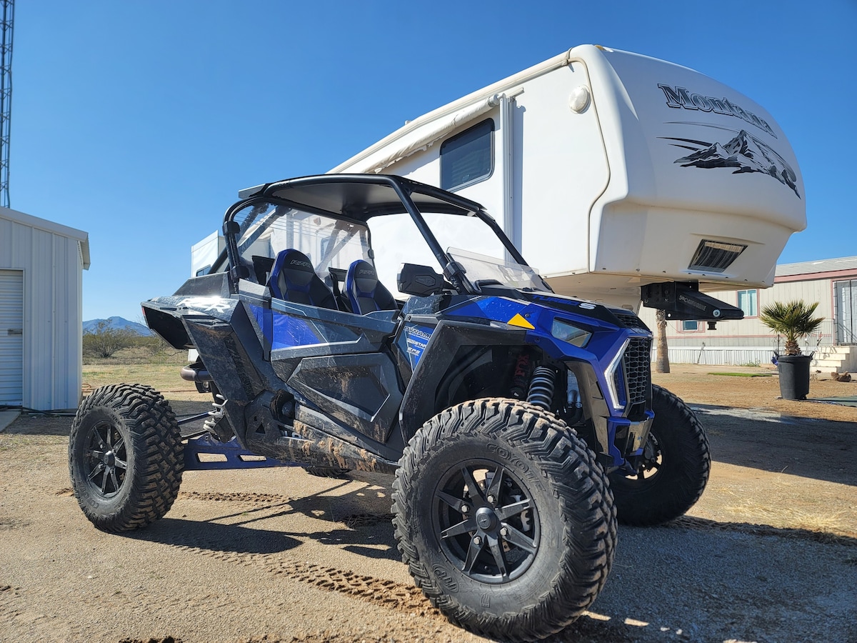 Glamping in a Ghost Town - Off-Roaders Paradise