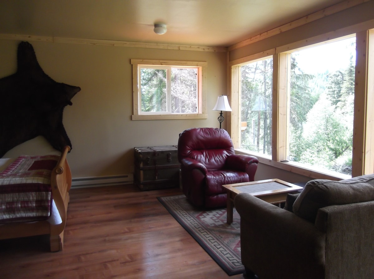 The Little Pend Oreille Guesthouse