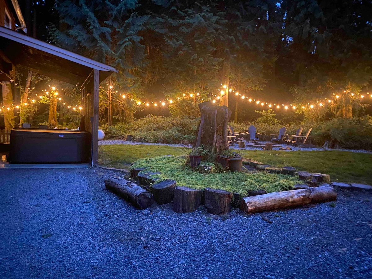 Magical Forest House w/Hot Tub Close to Wineries!