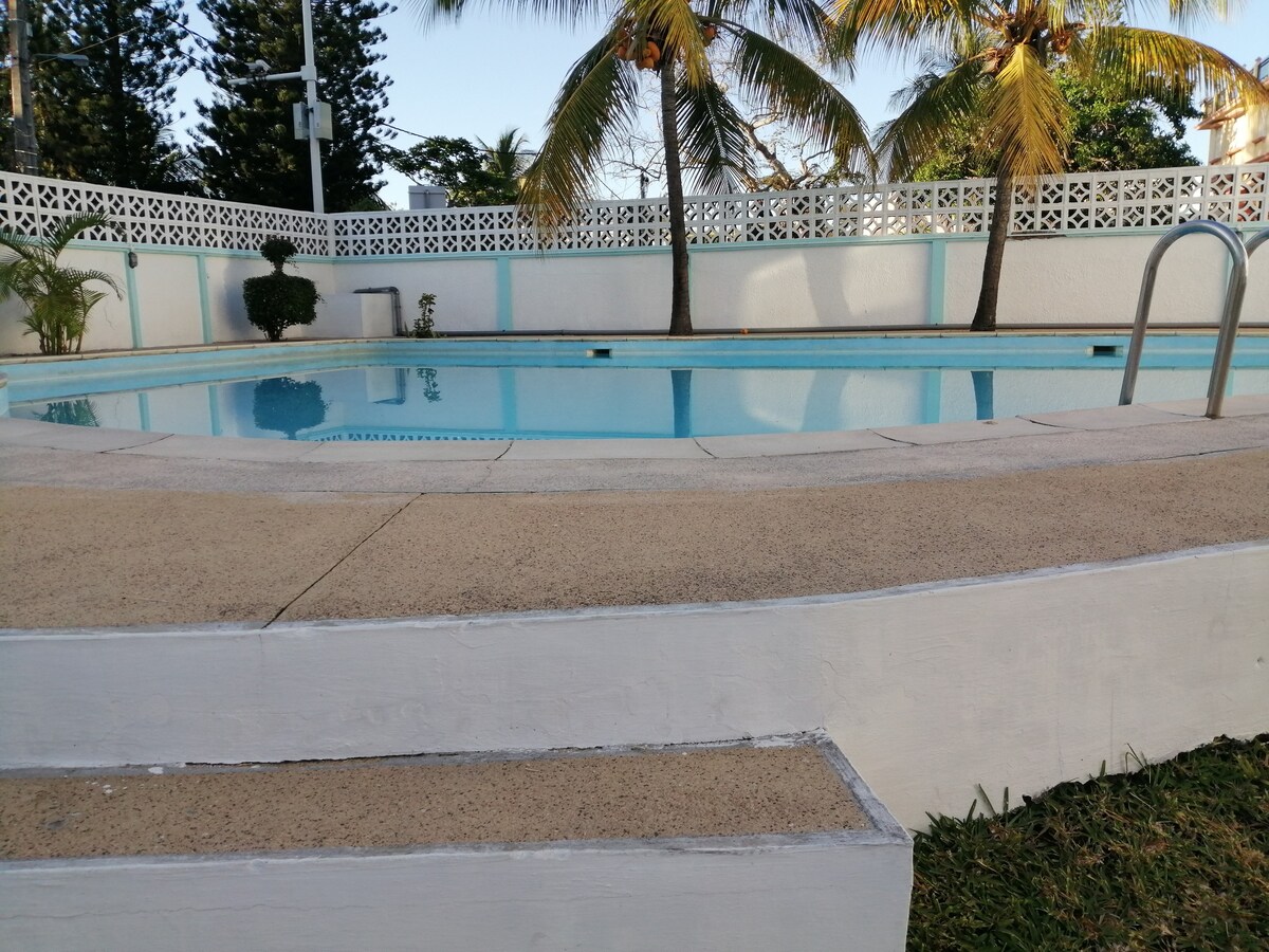 duplex apt, 3bedroom, 2bathroom,3mins walk beach