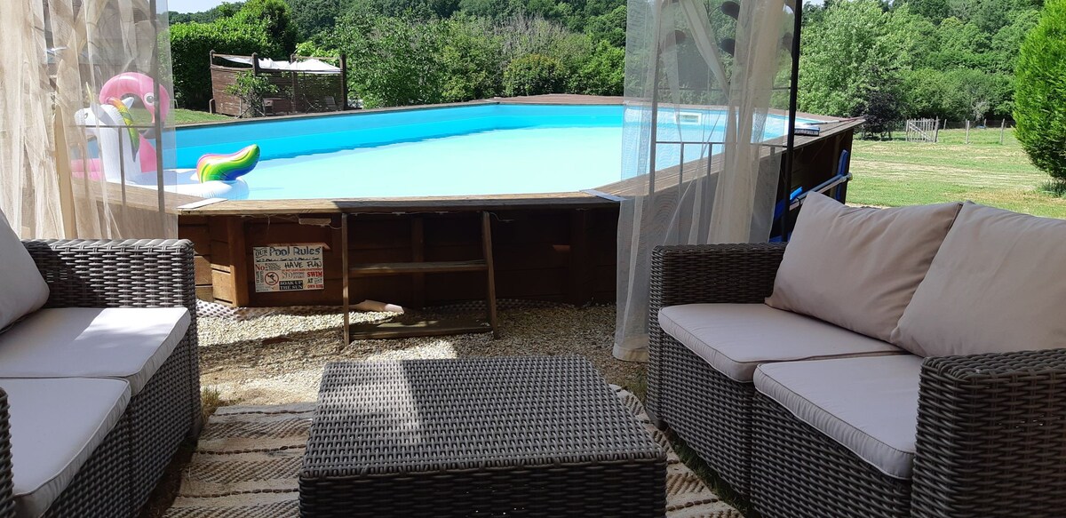 The Farmhouse in Figeas - Exclusive use of pool