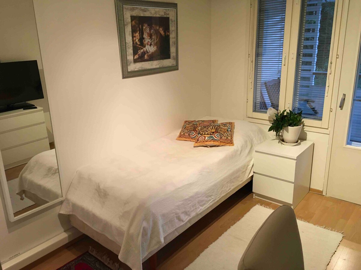 1 bed private room in shared house