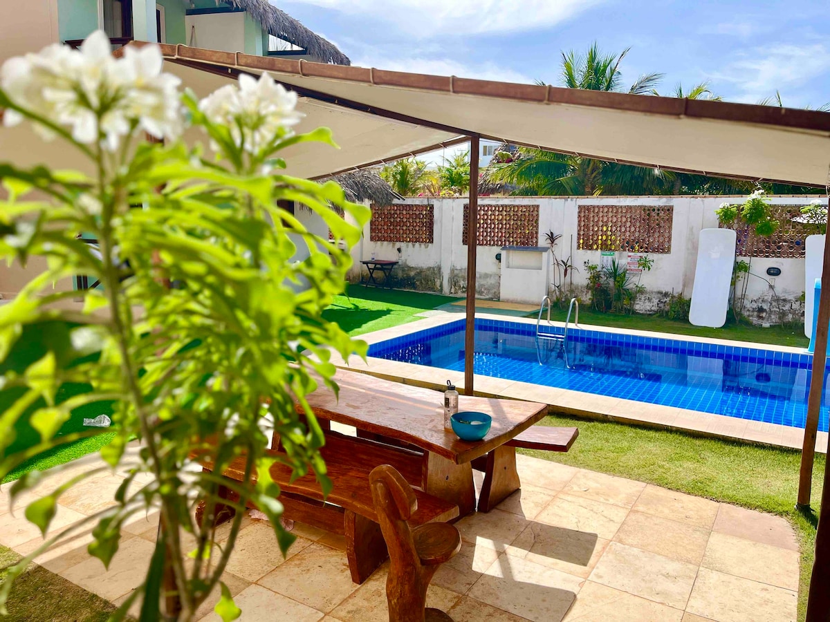 Flat com cozinha, piscina em Canoa Quebrada - B1