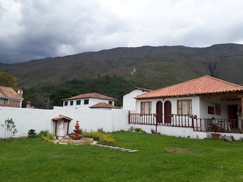 Ticuna - Encantadora cabaña, vista a la montaña!