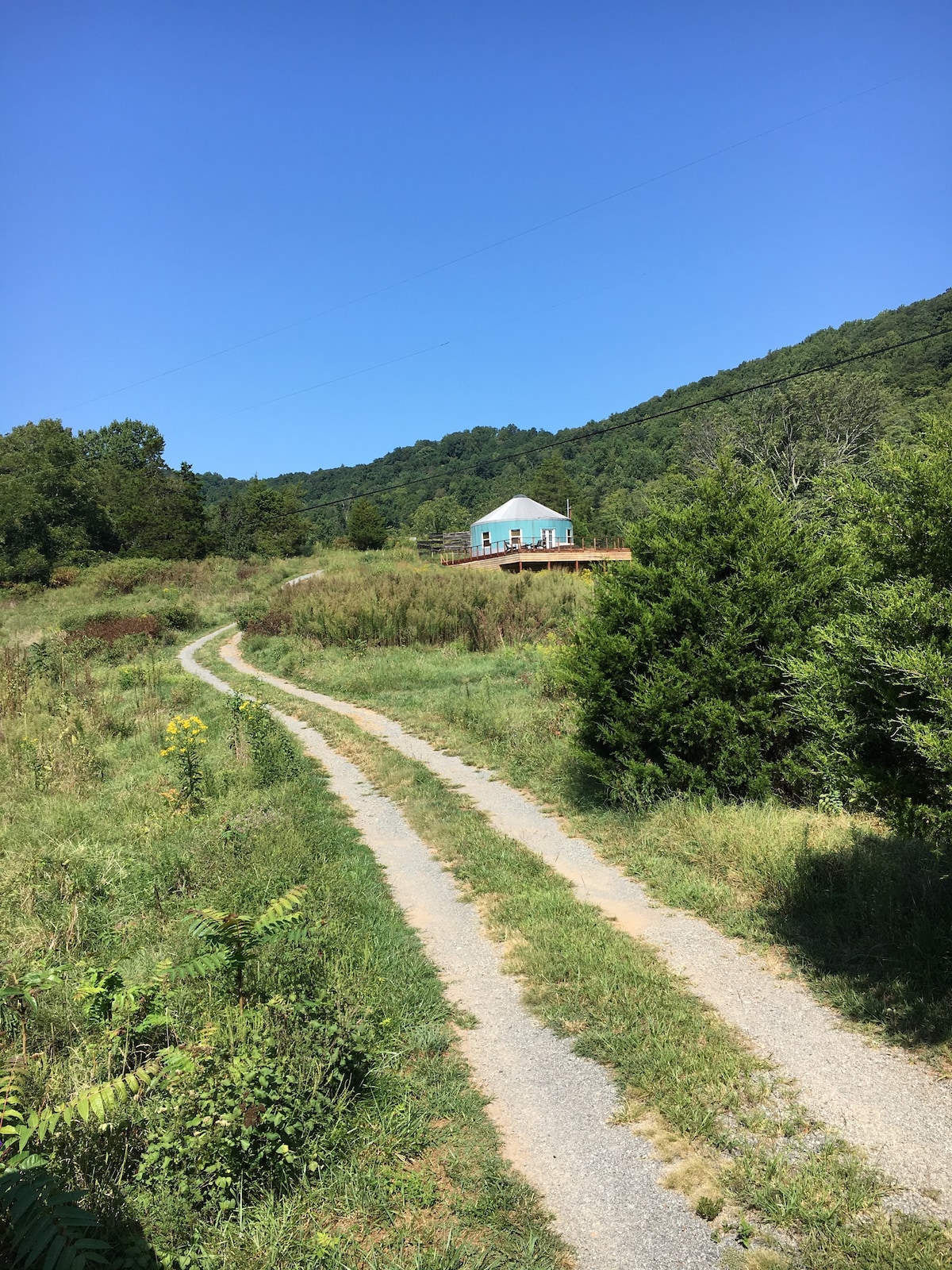 位于蓝岭（ Blue Ridge ）市中心的豪华蒙古包（含热水浴缸）