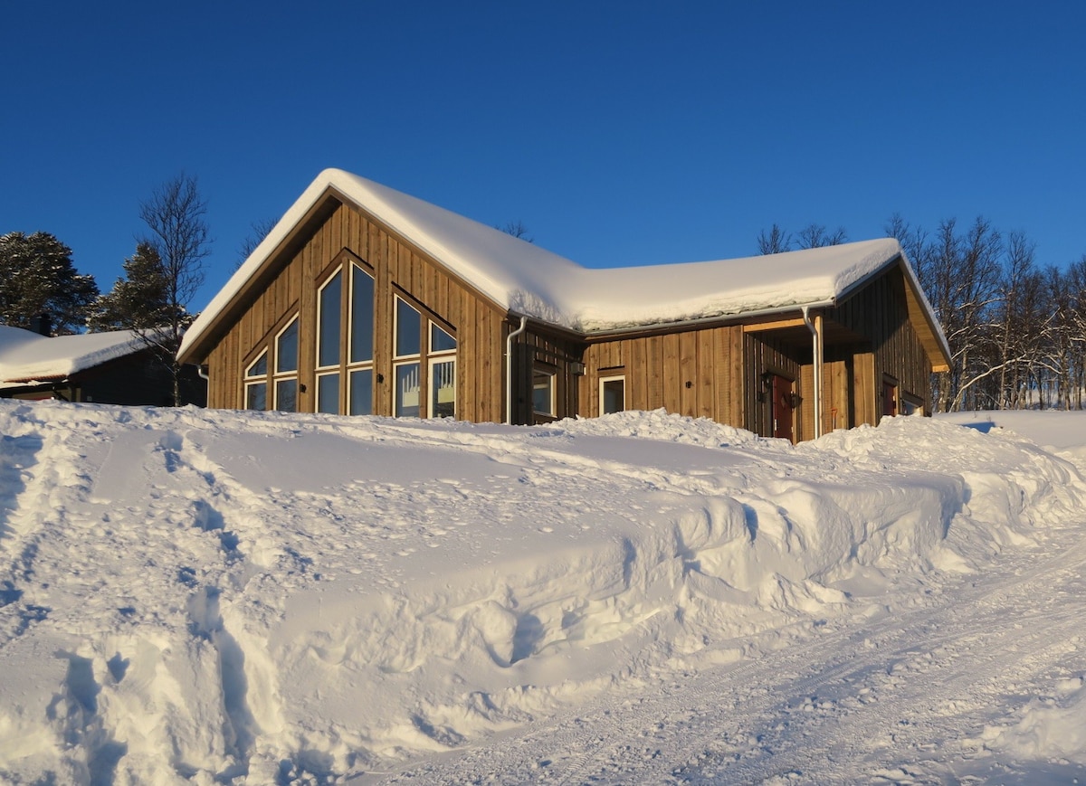 Bruksvallarna的舒适滑雪小屋