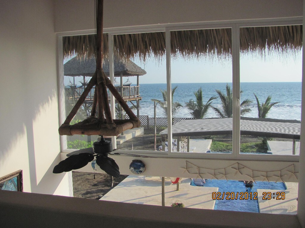 Hawii Monterrico on the beach, house