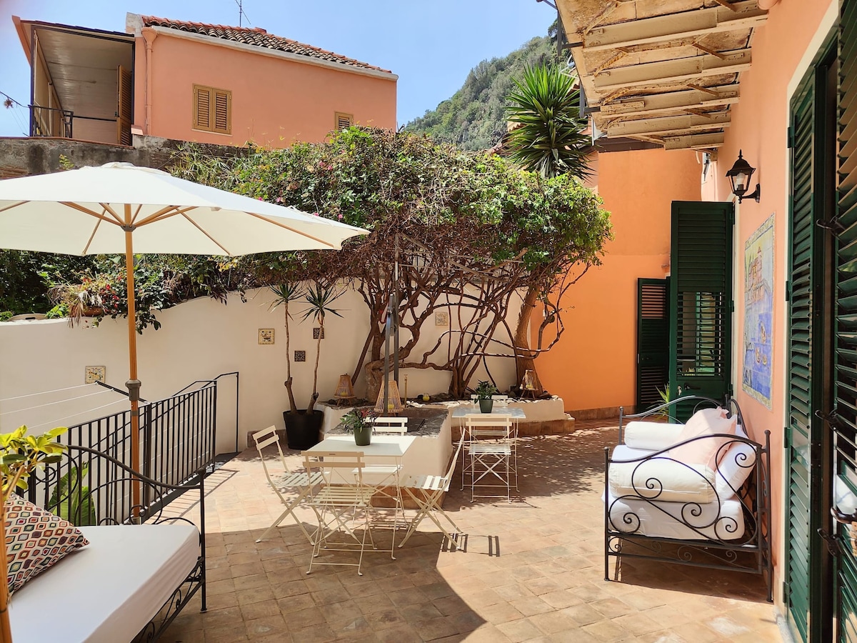 Santa Maria Scala/Lovely Flat for 2/Terrace