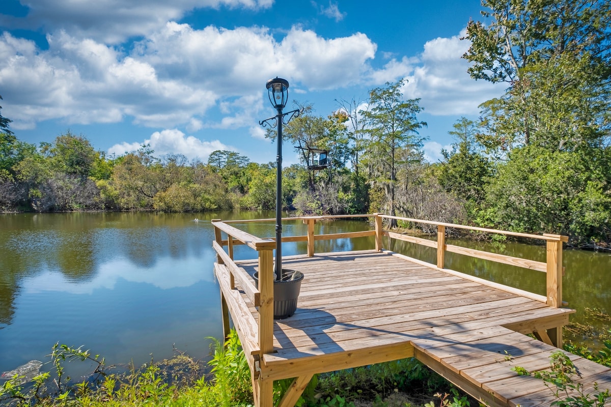 Special lakefront retreat