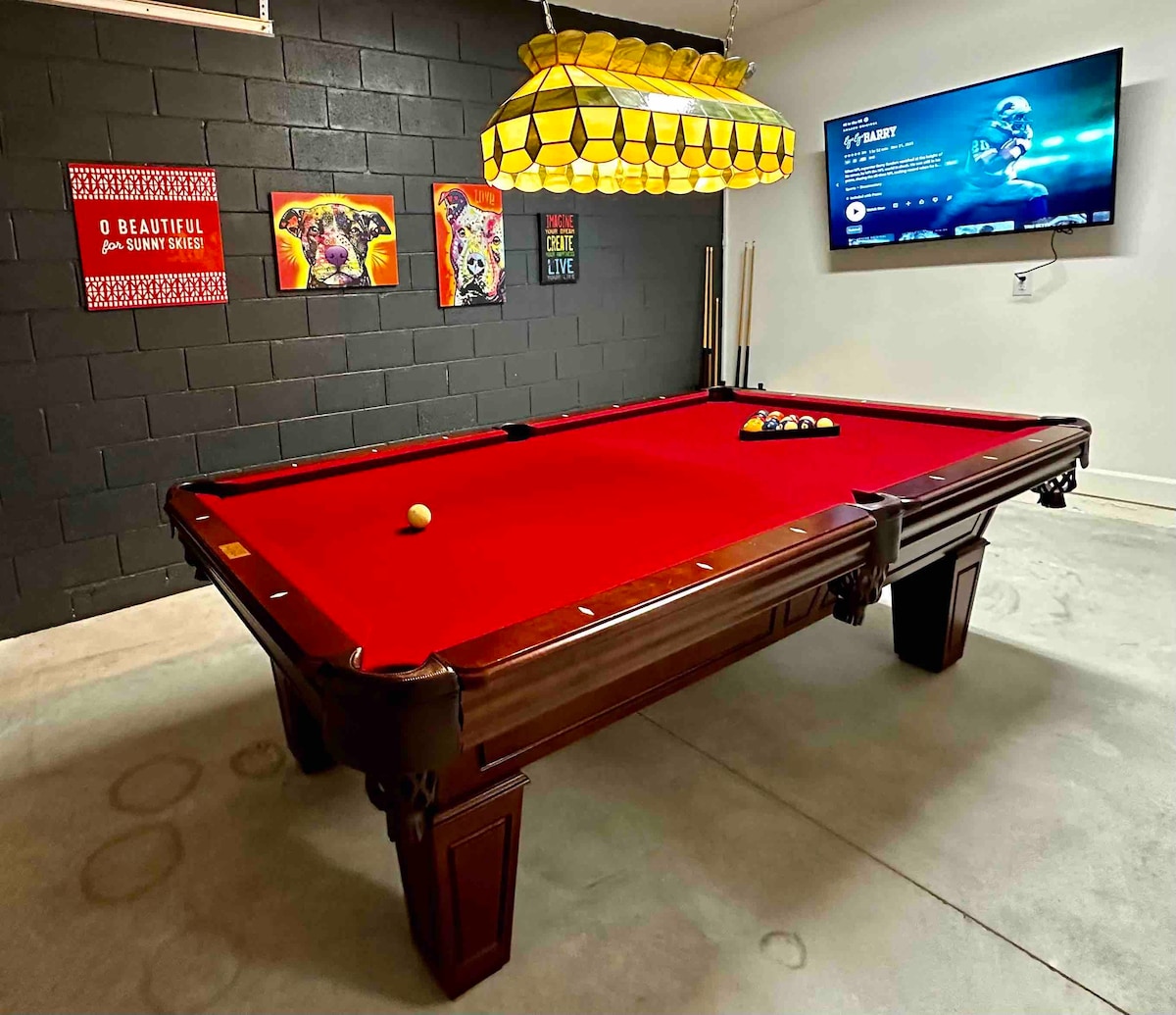 The Billiard: close to downtown with fenced yard