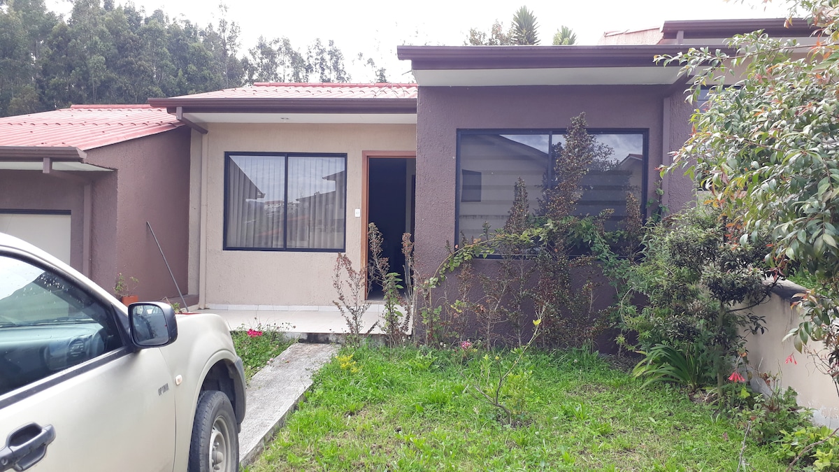 Casa petit urb. La Campiña