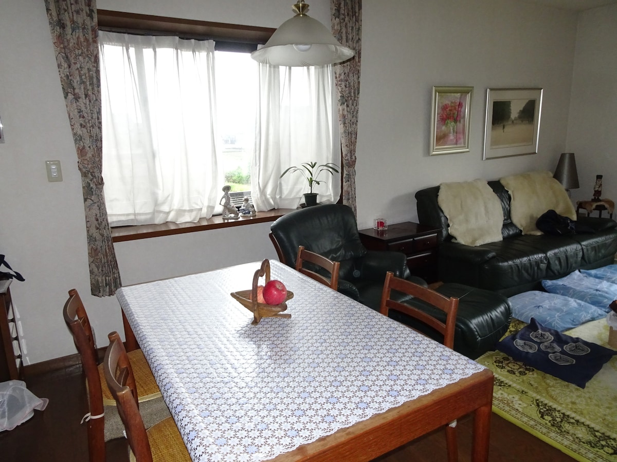 三四分之一的双床房1客房Gifu SUAI