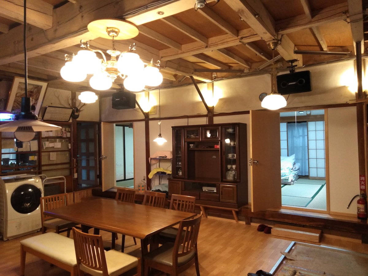 Minpaku Sarai Nikko餐厅B "Nikko"客栈客栈客房间位于群马北部、日光、草津、Oze中继中心！