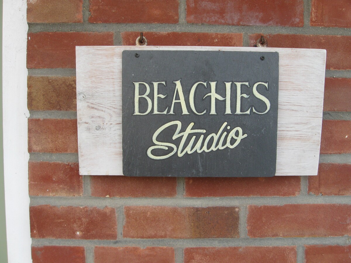 Beaches Studio