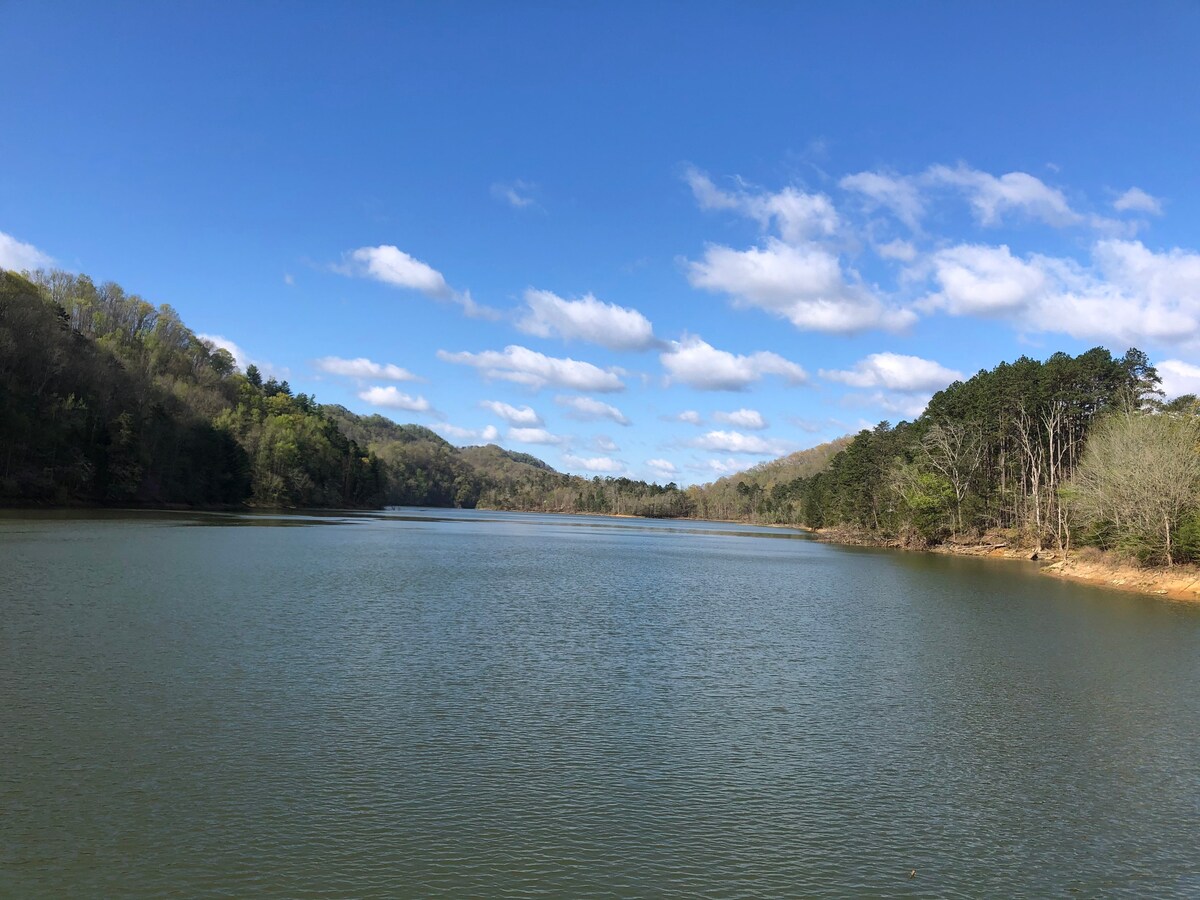 诺里斯湖畔的房子，可欣赏山景和水景