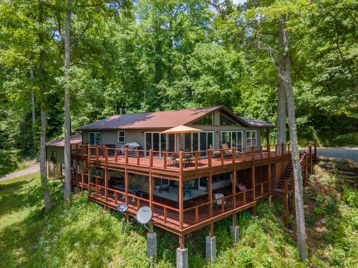 Stunning Riverfront Home in the Smokey Mountains