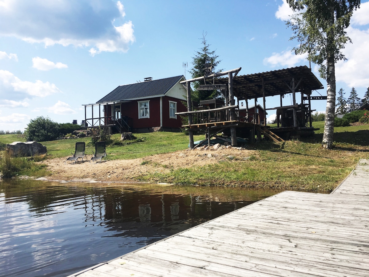 湖畔迷人的小屋，在农场环境中享受迷人小屋