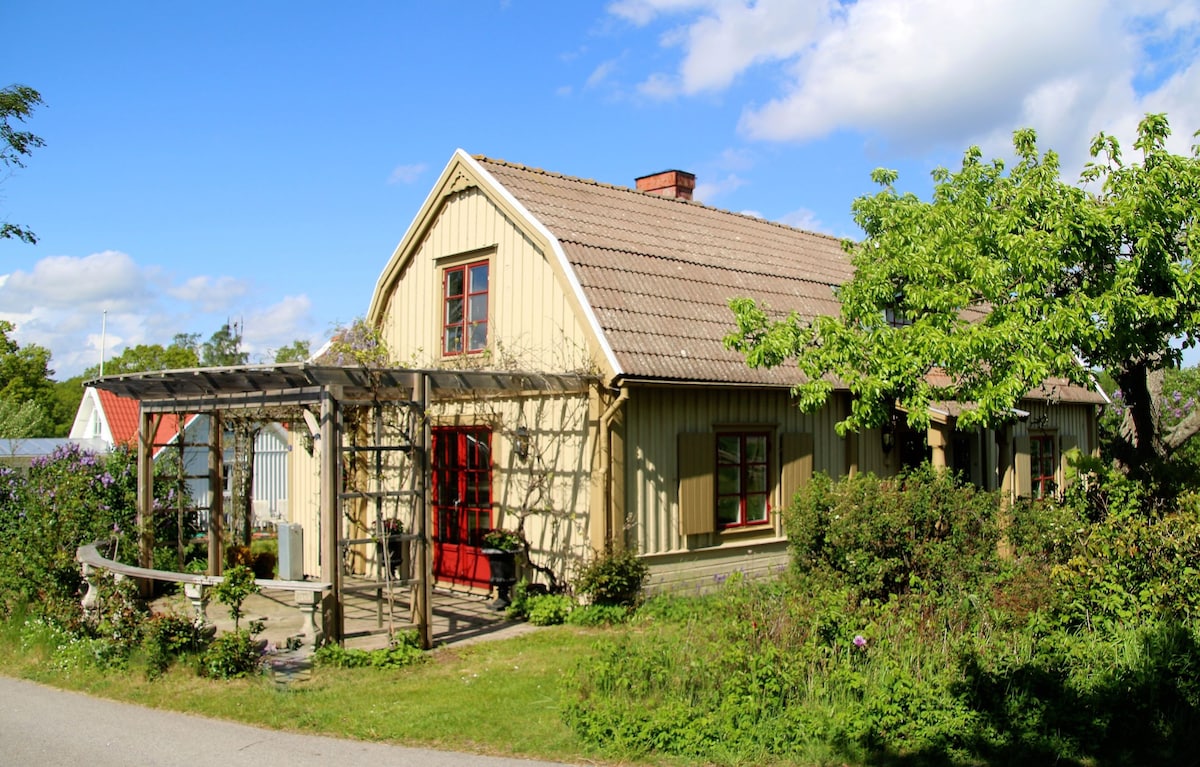 DRÖMMEN 
Bo i magiskt hus med anor från 1700-talet