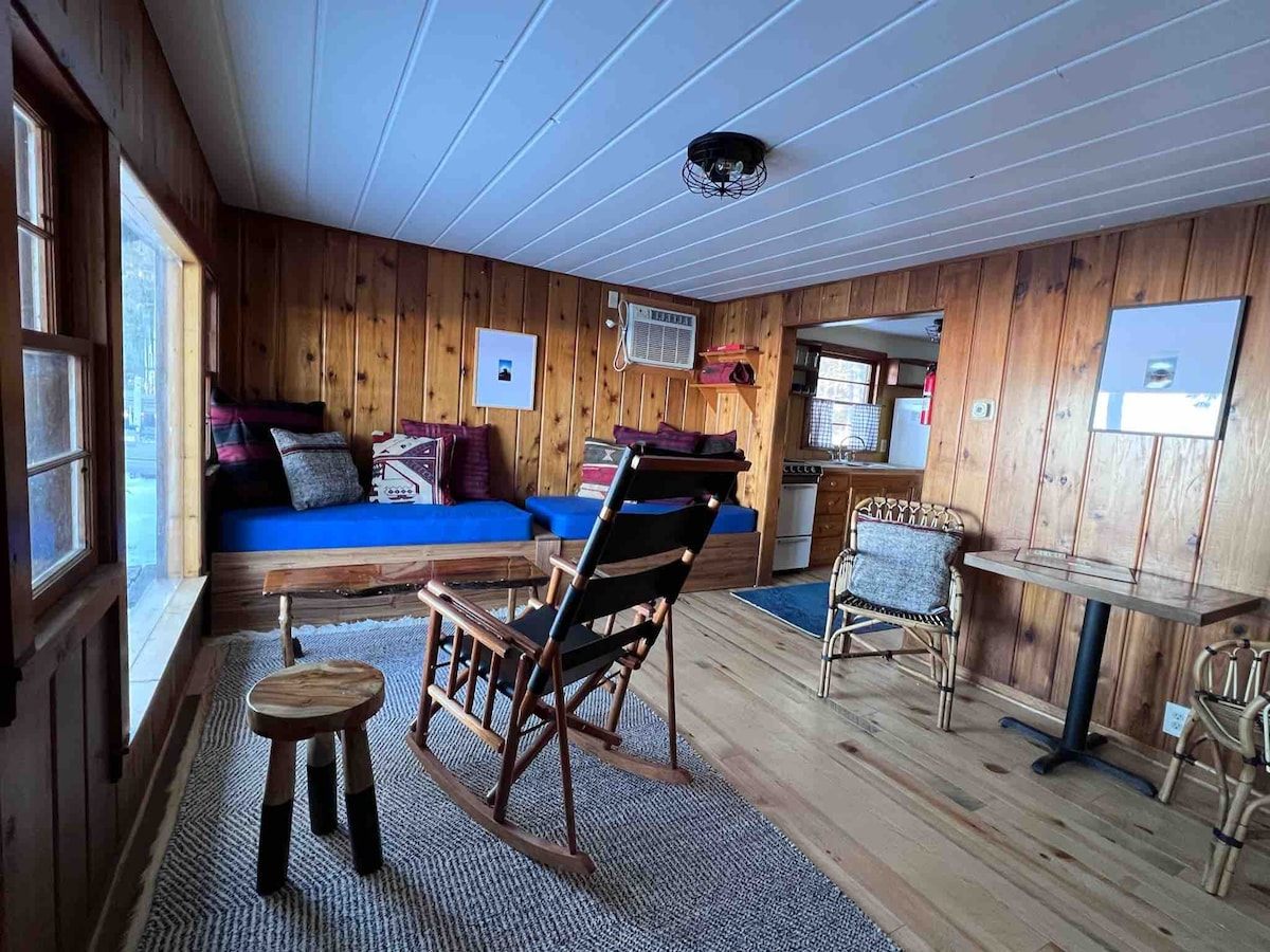 3 bedroom Lake Cabin at Kona Kona Resort