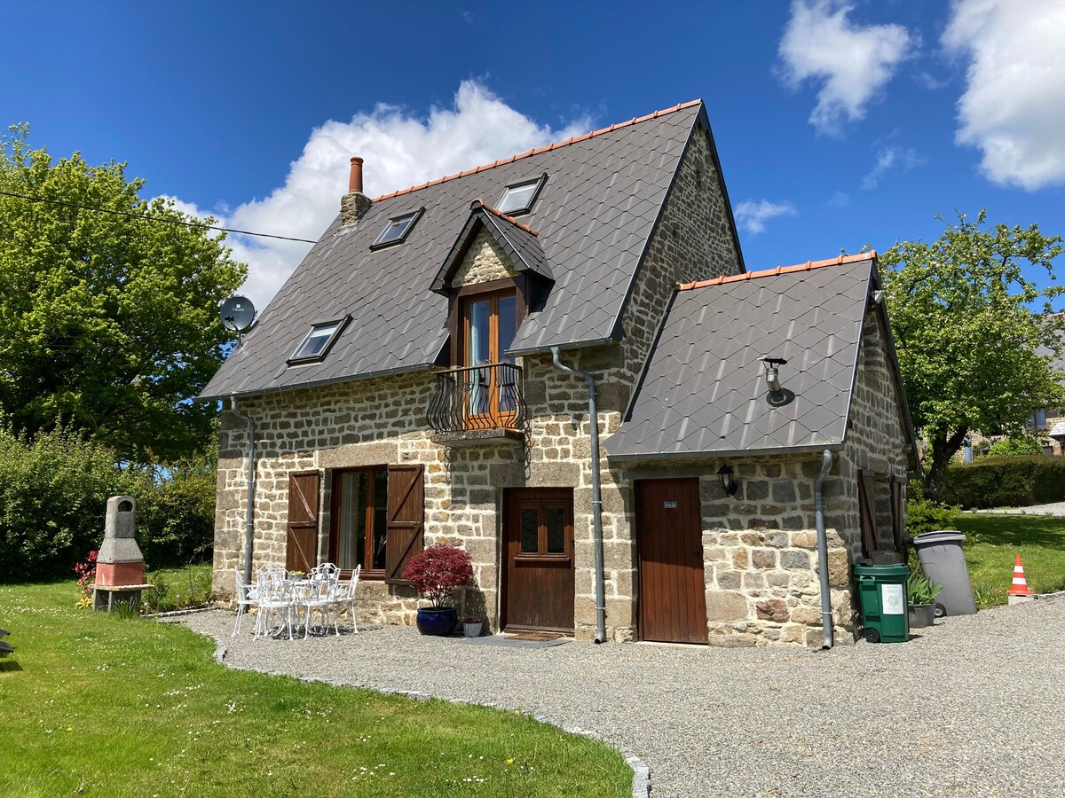 La Hussaire - The Gingerbread House Cottage