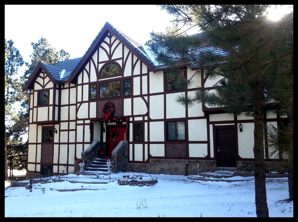 The Forest Manor South Room