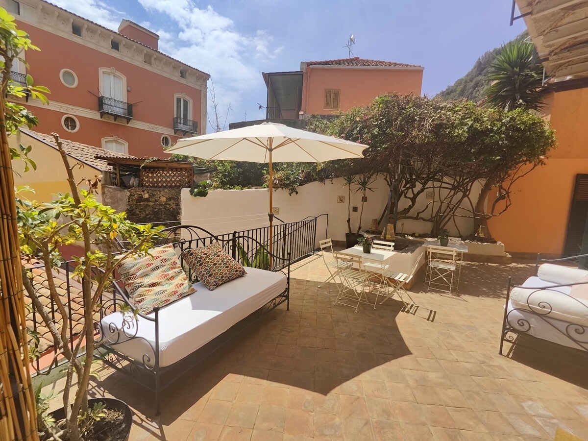 Santa Maria Scala/Lovely Flat for 2/Terrace