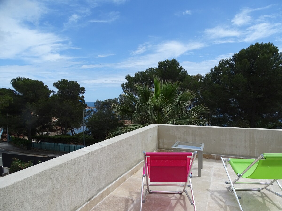 Appartement de 110 m2 avec terrasse face à la mer