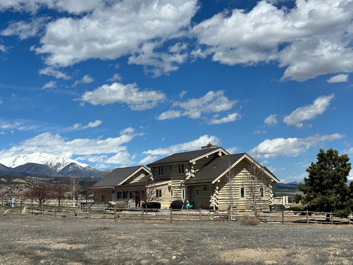 顶级小木屋， 360度景观、热水浴池和桑拿房