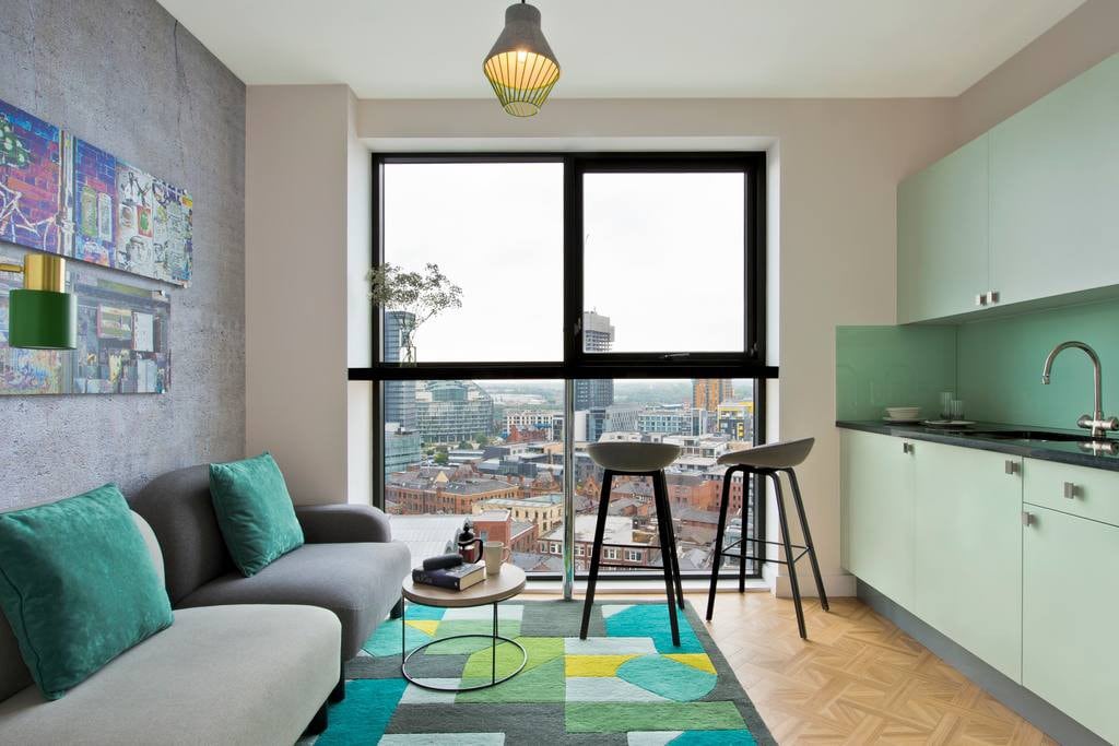 现代化的单人床公寓-全天候接待和健身房