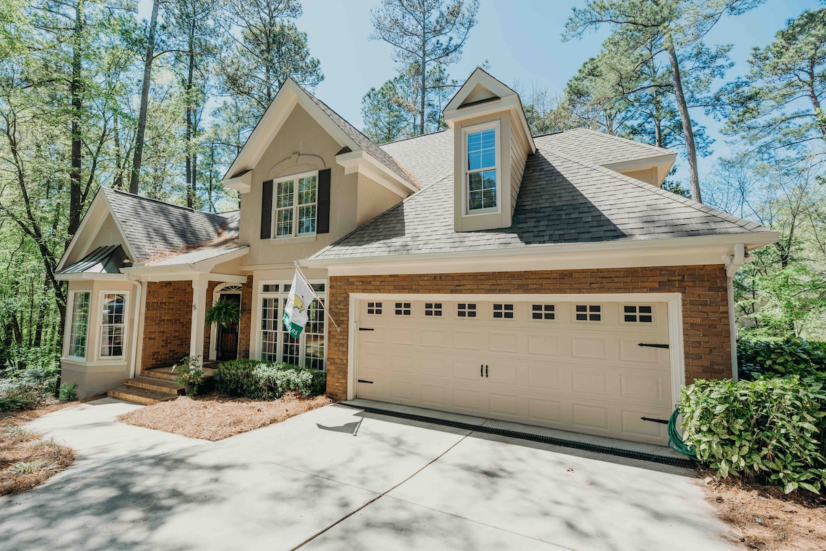 Open Concept 5BR/3BA Home 8 Miles From the Masters