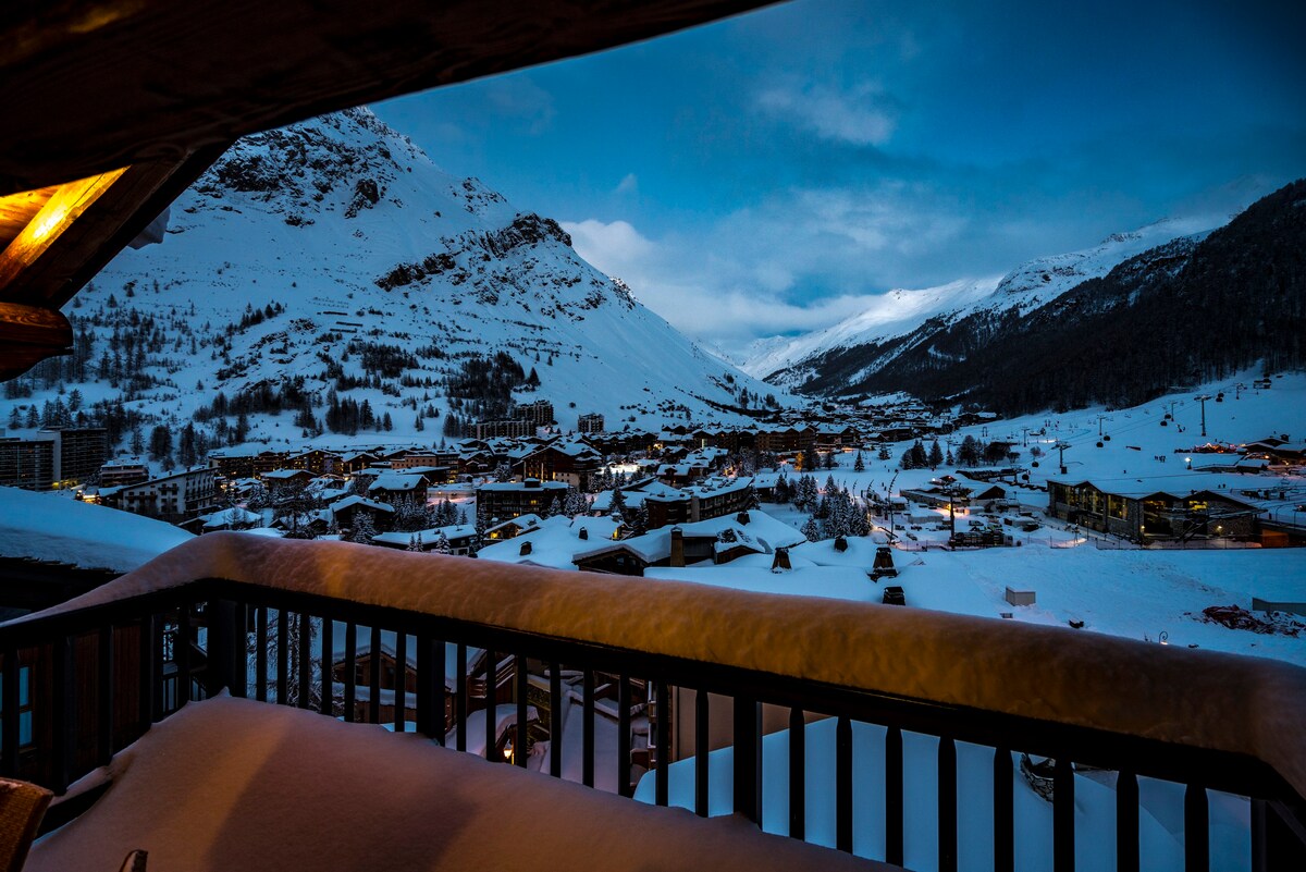Chalet Cristal B, Val d 'Isere by ski