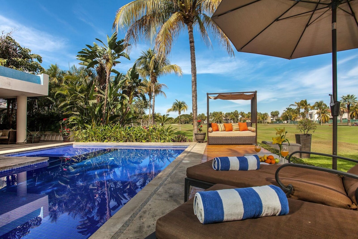 Villa Ibiza on a exclusive residencial zone