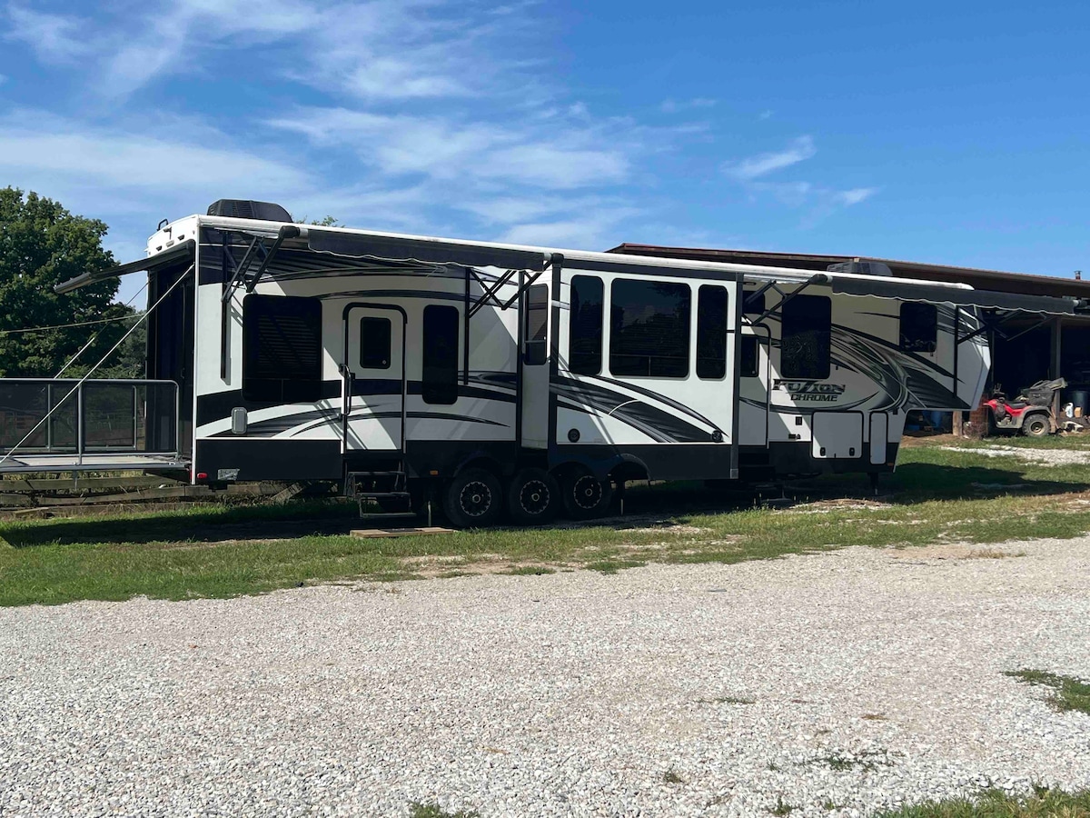 M & K’s  Country Camper