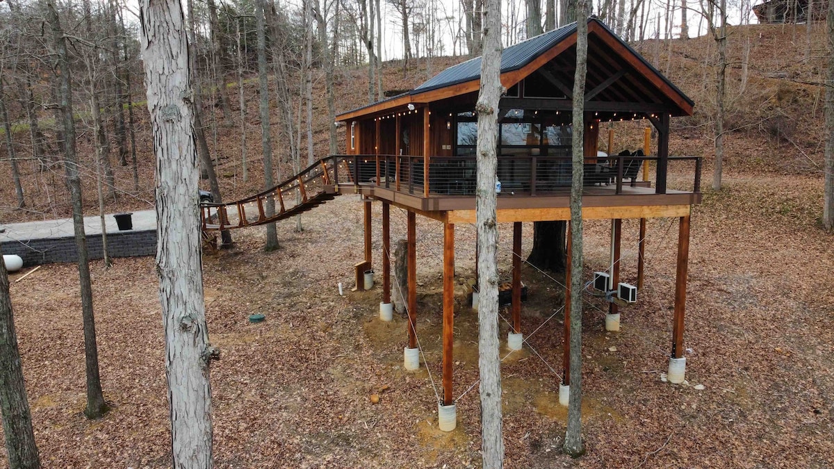 Ariel Joy Treehouse(Lake Malone)