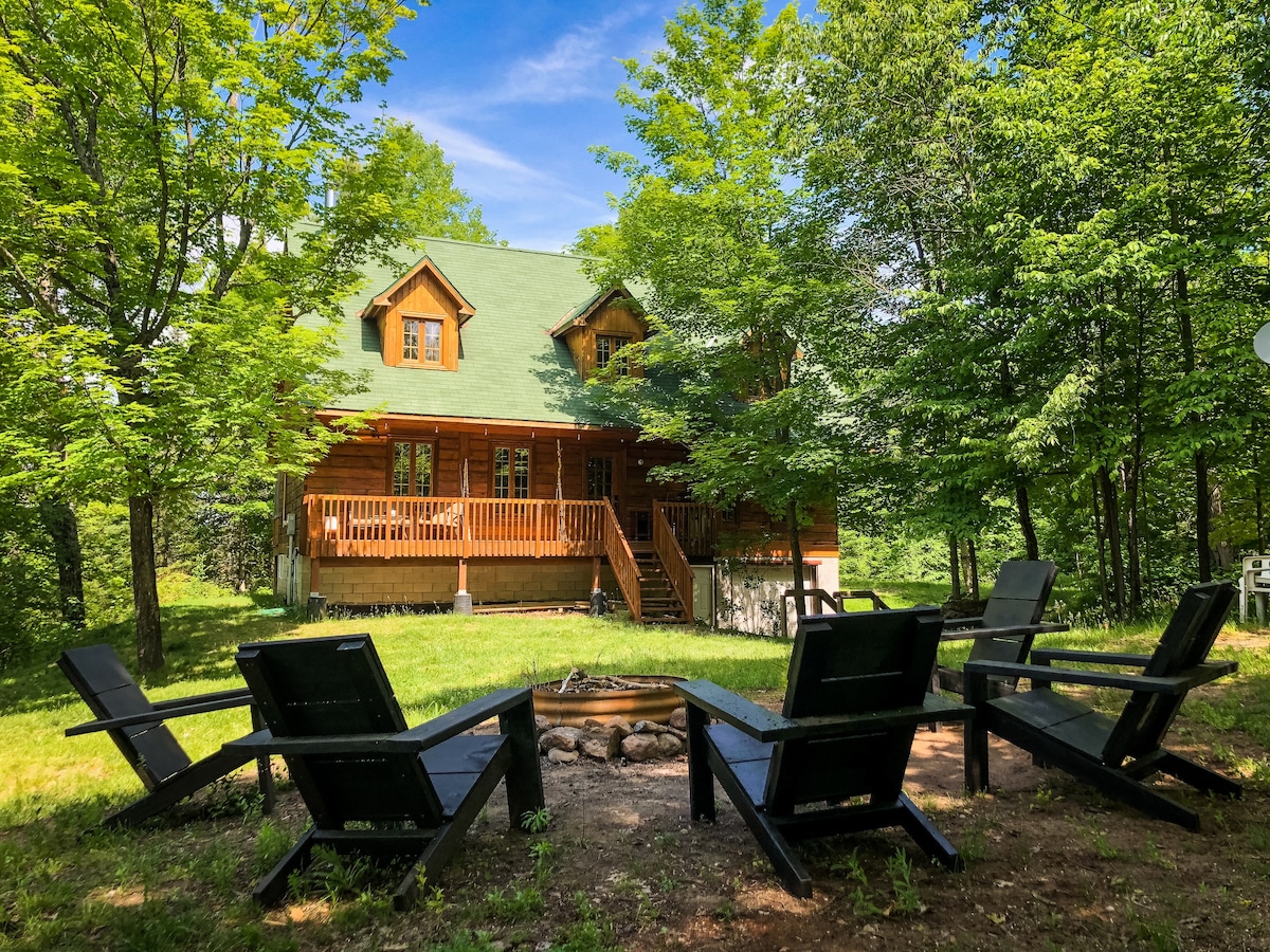 The Heartwood Lodge: A Private Lakeside Retreat