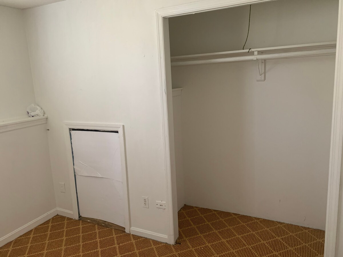 Small Room in Dulles VA