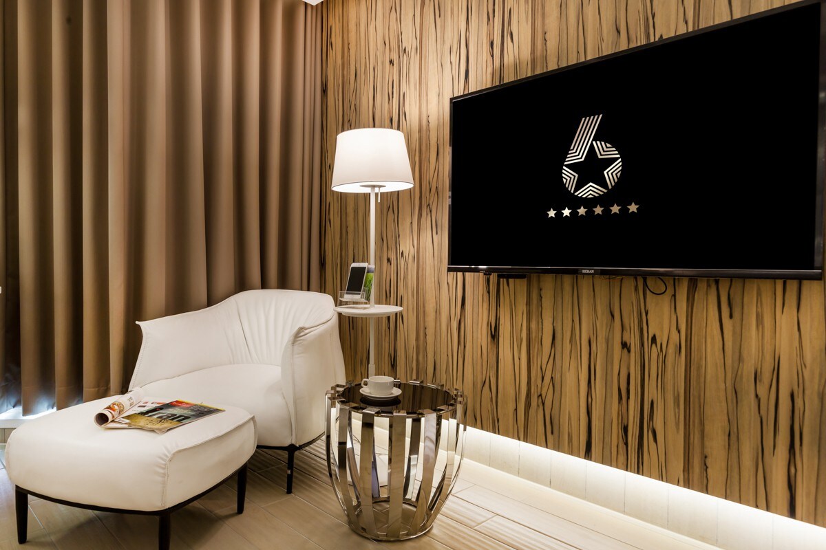 六星旅館 - 不限房型專案優惠價格
