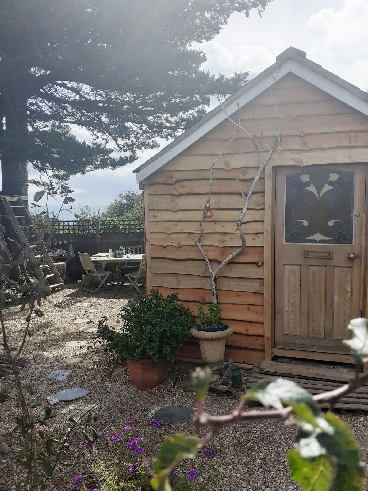 Enchanting Tiny House  in Bembridge with sea views