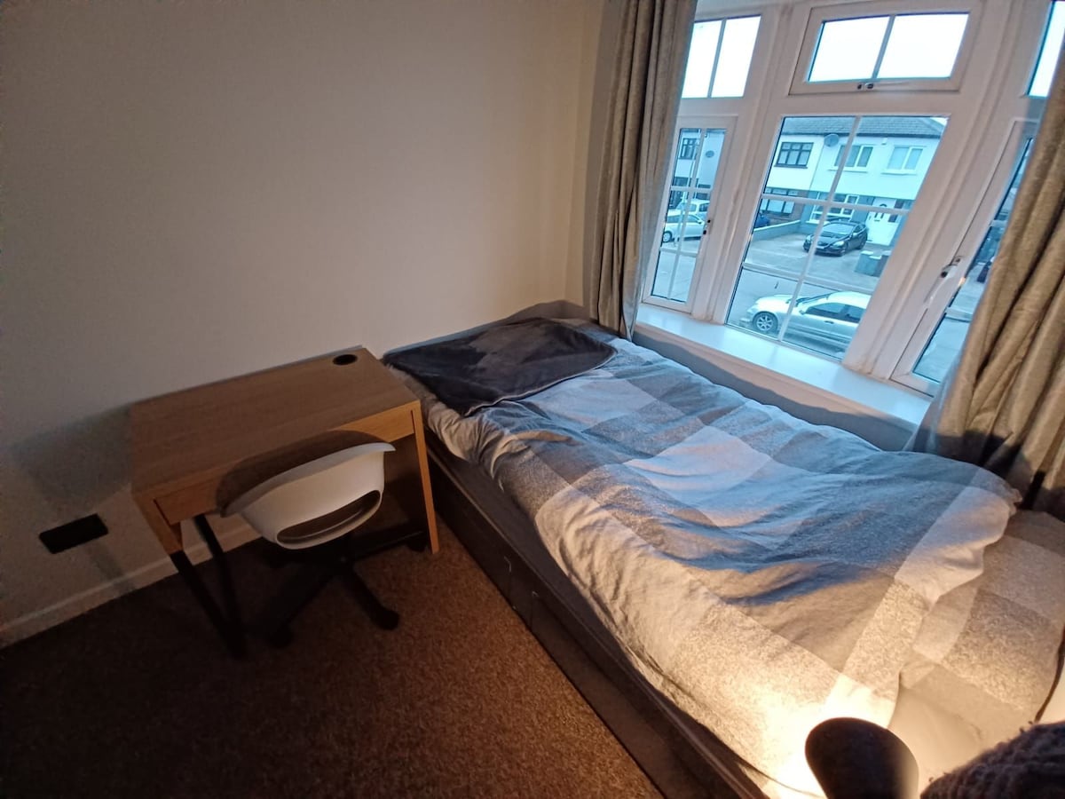 Single room beside luas in D24