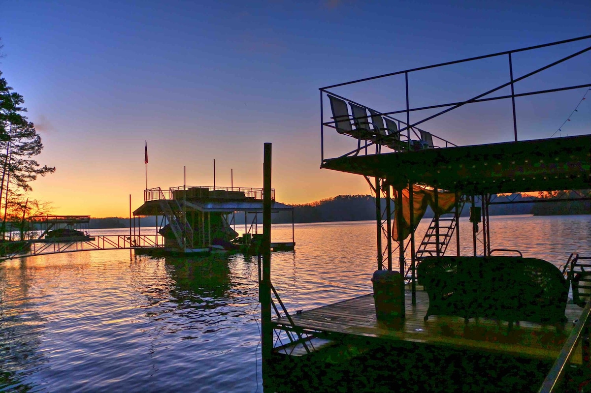 Pier 39 on Lake Lanier - Entire Terrace Level.