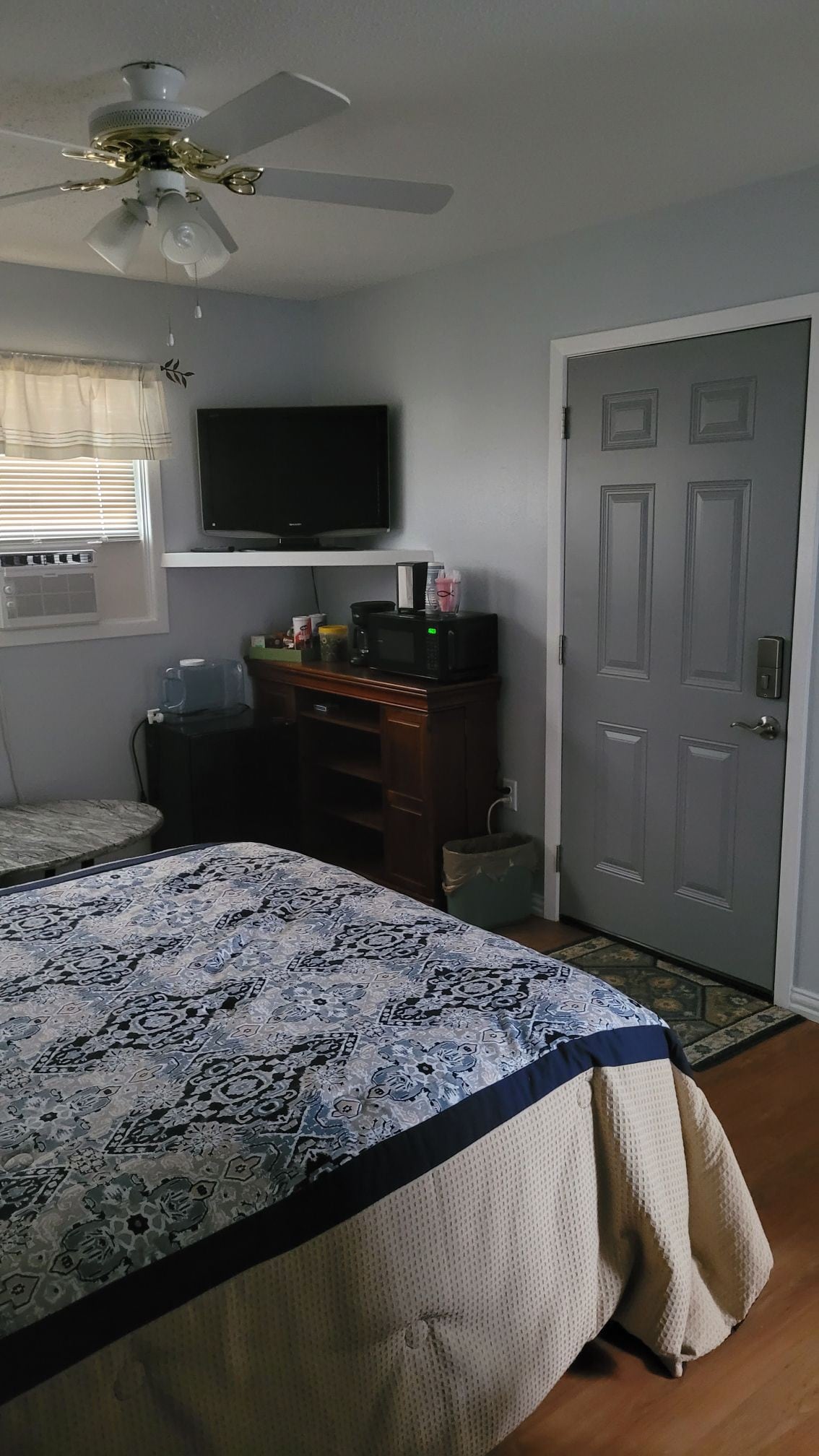 1 bedroom-private bathroom-private patio entrance