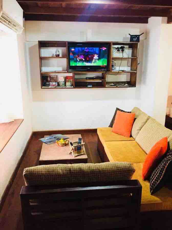 Luxury City Center Loft with TV Lounge & Attic