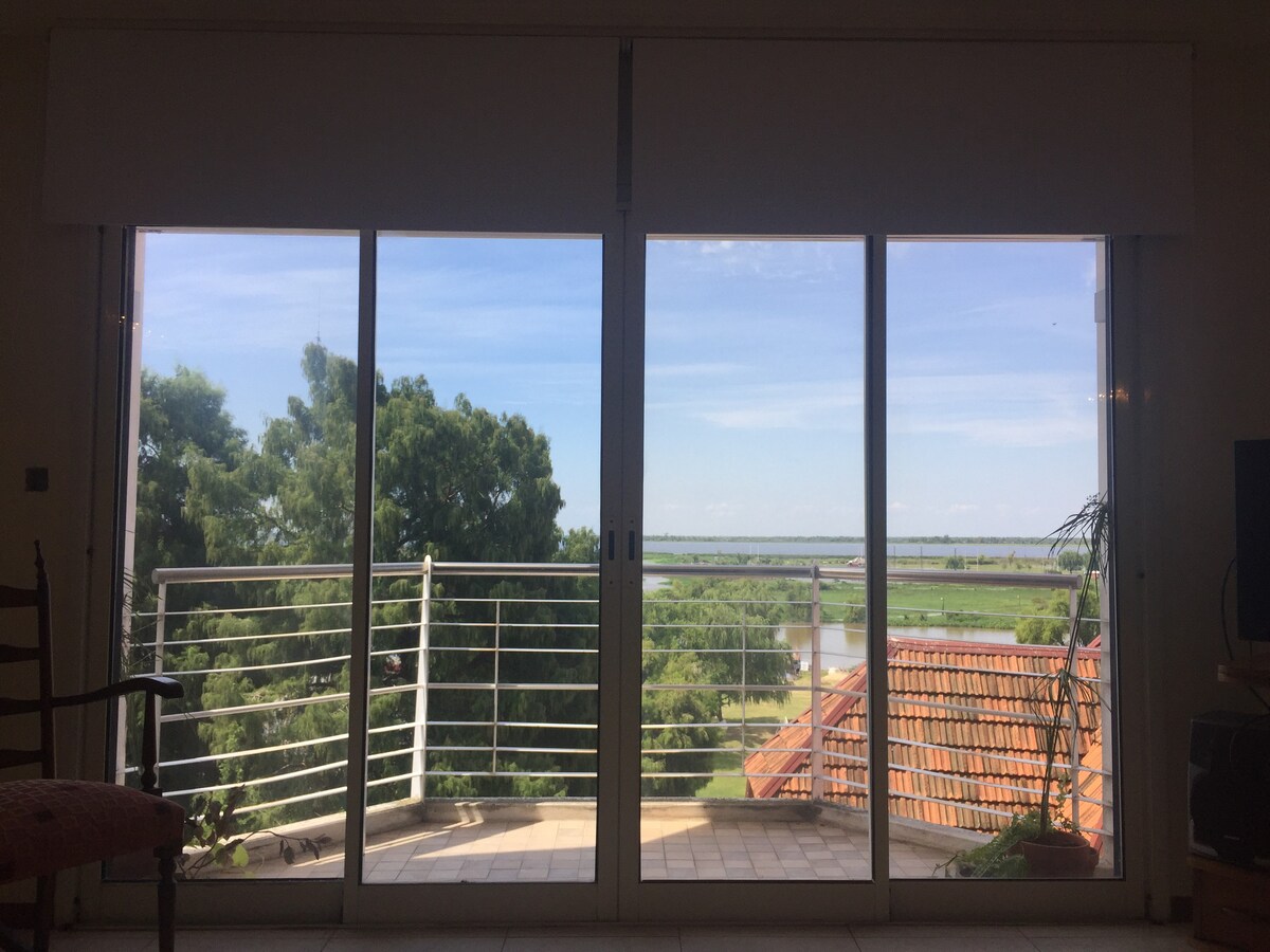 Apartamento con vista al río, excelente ubicación!