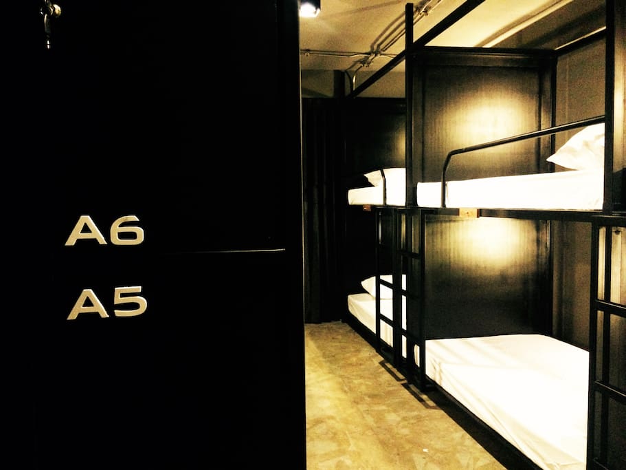 box hostel room a