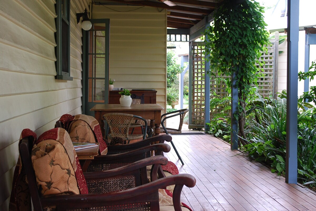 Private room - Old world charm in Bolwarra