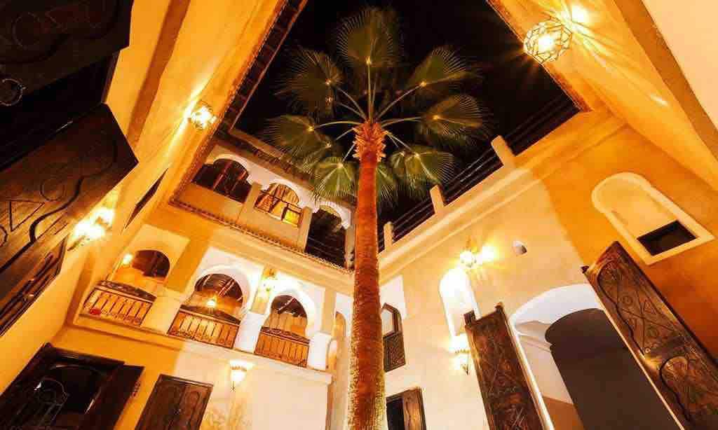 传统Riad Benyara酒店，带屋顶泳池