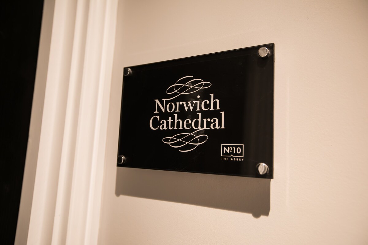 诺维奇大教堂（房间名称） ·位于诺福克Wymondham的迷人Loft公寓