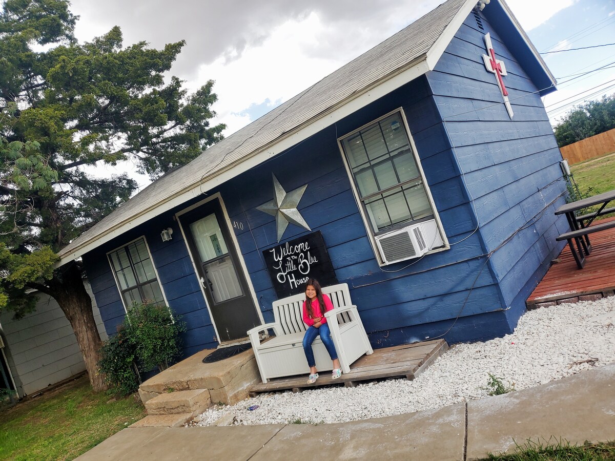 The Little Blue House 🏠